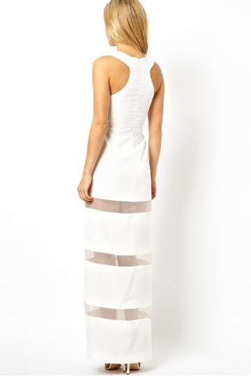 Bílé dlouhé šaty se sukní s tylovými pruhy Bílé dlouhé šaty se sukní s tylovými pruhy