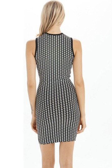 Levné letní geometrické šaty Levné letní geometrické šaty