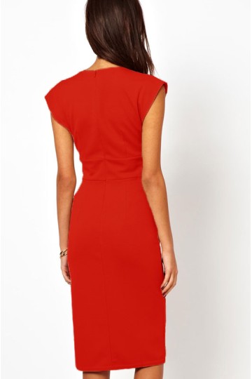 Červené šaty s hlubokým výstřihem Elmíra Červené šaty s hlubokým výstřihem Elmíra