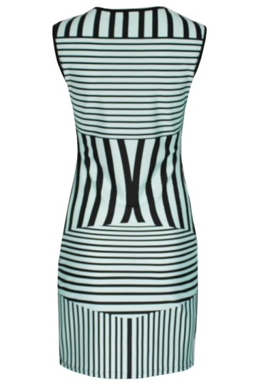 Proužkované krátké letní šaty bez rukávů Proužkované krátké letní šaty bez rukávů