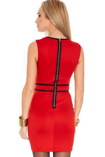 Červené krátké šaty s černými proužky