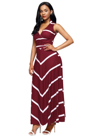 Rudé dlouhé šaty s pruhy Rudé dlouhé šaty s pruhy