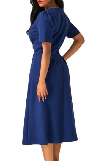 Tmavě modré šaty střední délky Tmavě modré šaty střední délky
