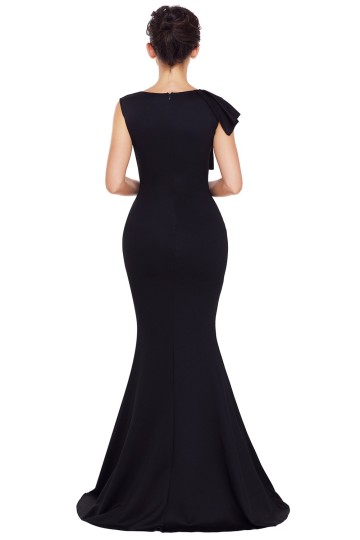 Černé společenské šaty s vlečkou Černé společenské šaty s vlečkou